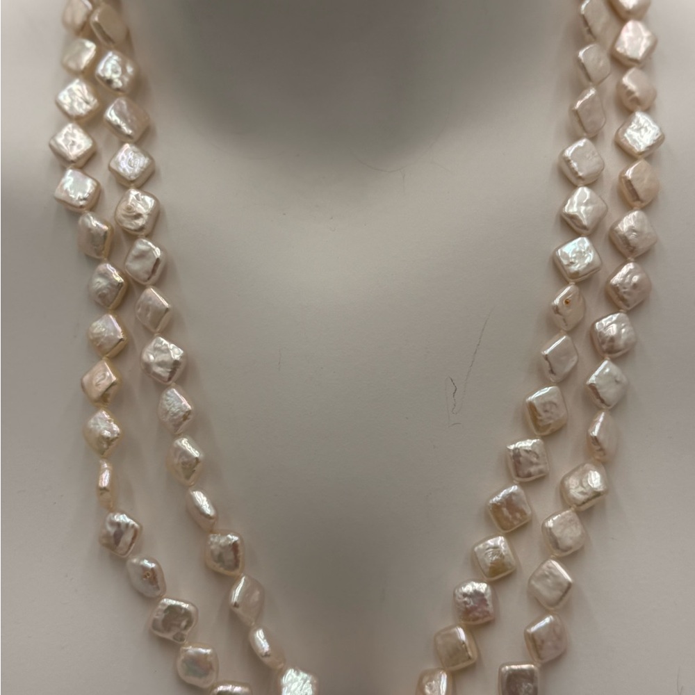 Elegant Fresh Water Pearl Necklace